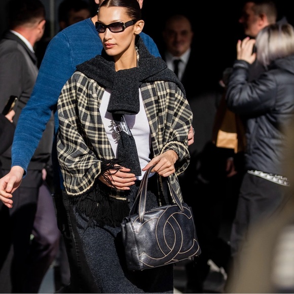 ๐โจ CELEBRITY โจ๐ RARE CC WILD stitch CHANEL ZIPPER BAG - Picture 3 of 16